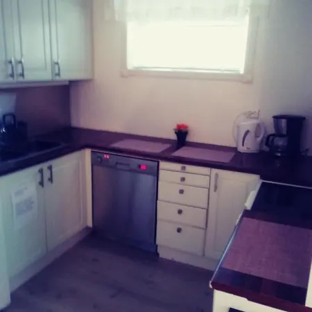 Apartment 3 Bedrooms Close To Centrum *